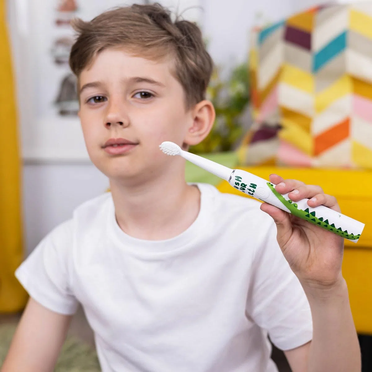 innoGIO Cepillo de Dientes Eléctrico Infantil GIOsonic Crocodile - Recargable USB Inlcuido, Mango Silicona, 3 Modos, Temporizador 2 min, Apto Niños entre 3 y 12 años, Verde (4 Cabezales Incluidos)